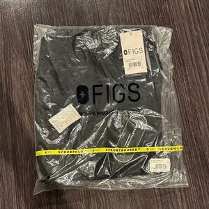 FIGS NWT scrub trousers black L